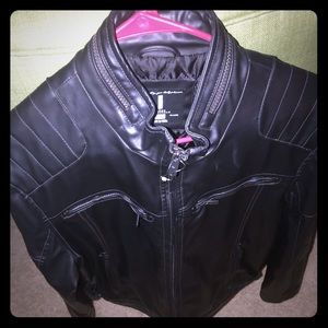 New Women’s Zippered Faux Leather Jacket